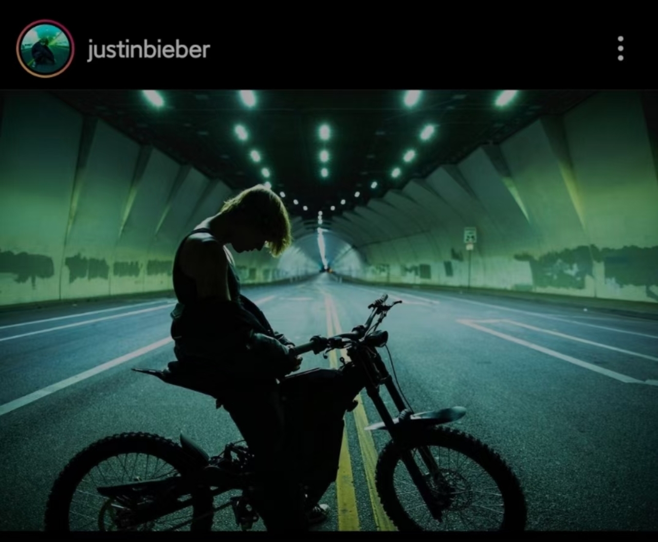 全球顶级流量明星justin Bieber把我设计的车当做专辑封面 普象网 全球顶级流量明星justin Bieber把我设计的车当做专辑封面 普象网