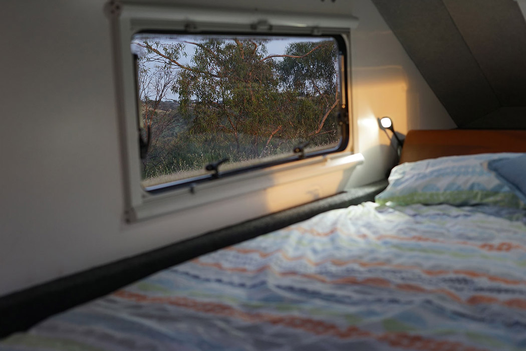 vehicle，automobile，Touring car，DOMINO，