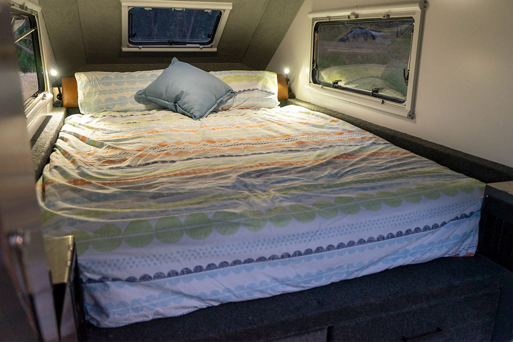 vehicle，automobile，Touring car，DOMINO，