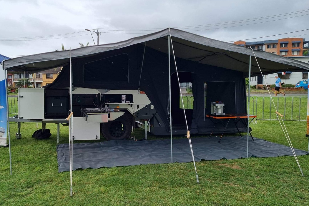 vehicle，automobile，Touring car，DOMINO，