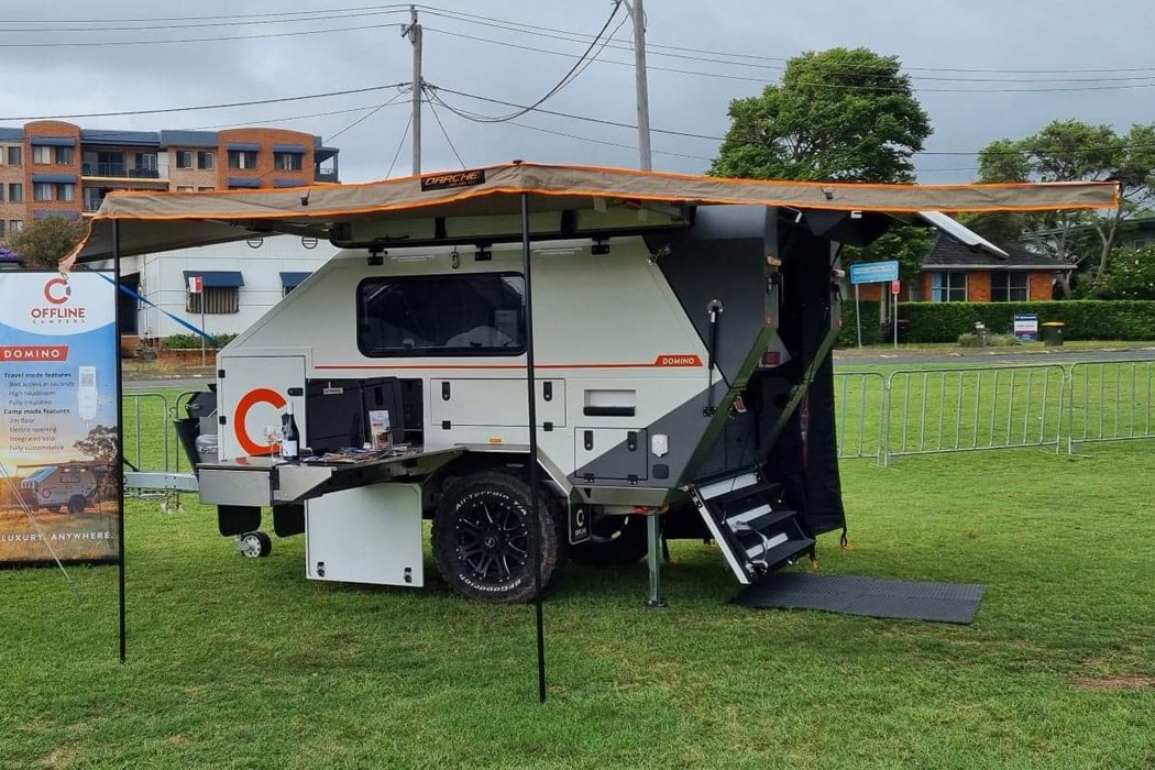 vehicle，automobile，Touring car，DOMINO，