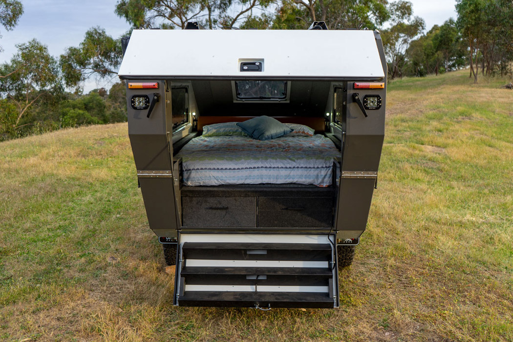 vehicle，automobile，Touring car，DOMINO，