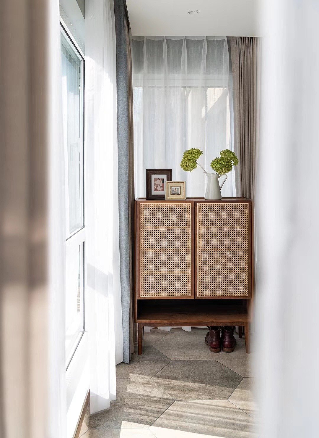 furniture，Hangzhou，Solid wood furniture，Nordic furniture，