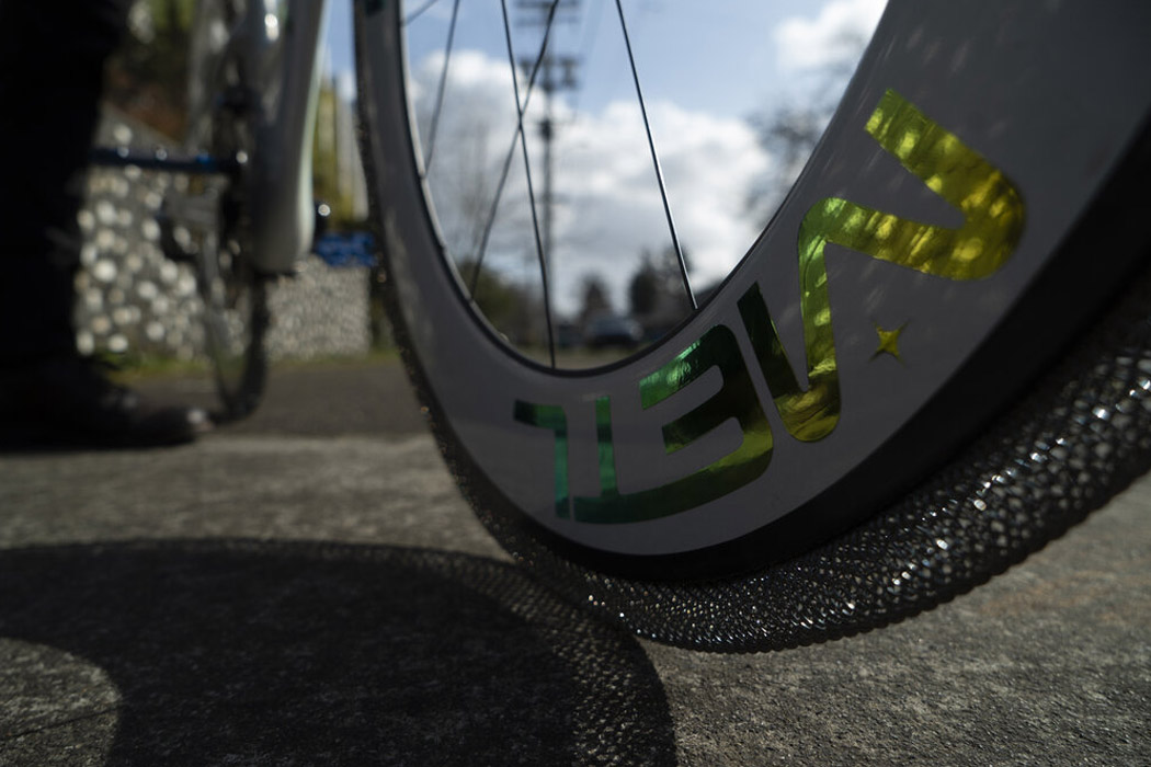 Metl tyre，Radial technology of memory alloy，Material Science，Bicycle，