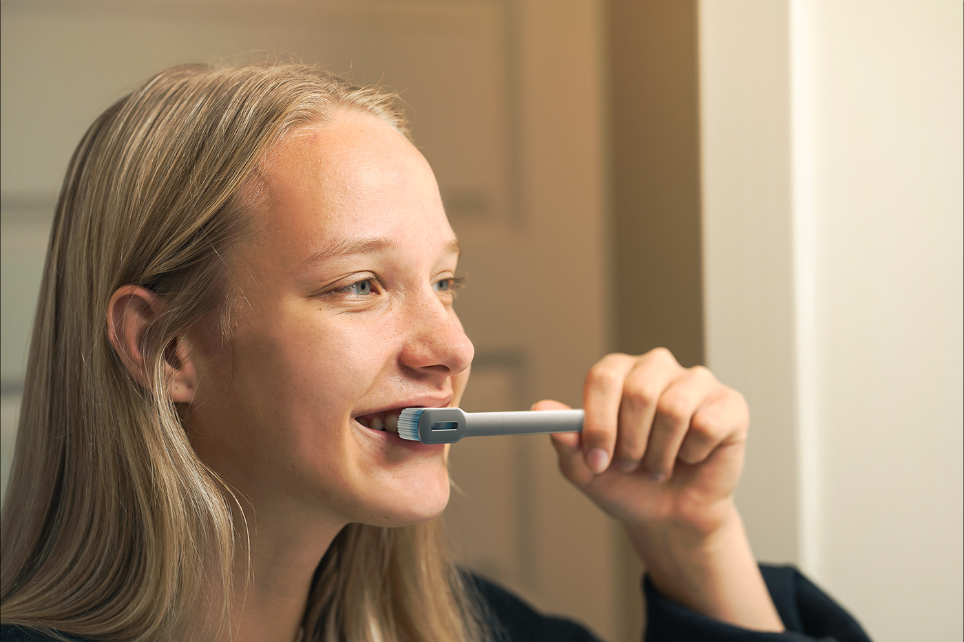 SuperBlue，Manual toothbrush ，Silicone bristles，