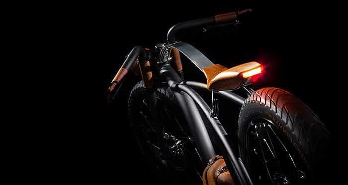 Bicycle，Electric vehicle，Pull wind，handsome，charge，