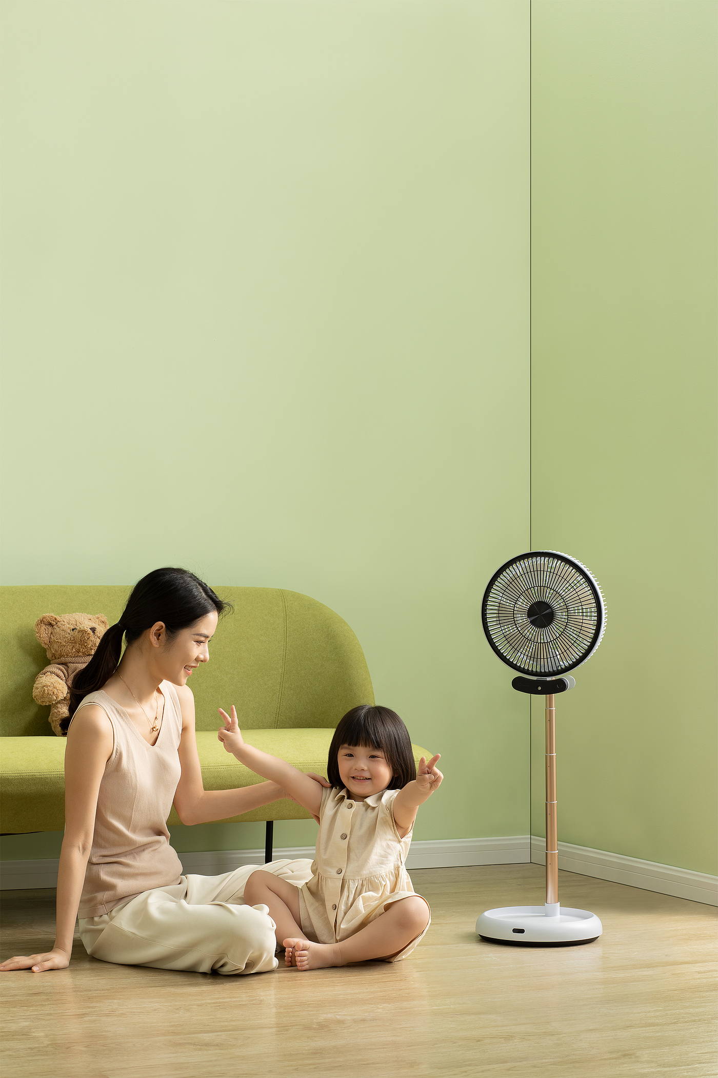 Fan，Telescopic folding fan，humidification，Maternal and infant level，