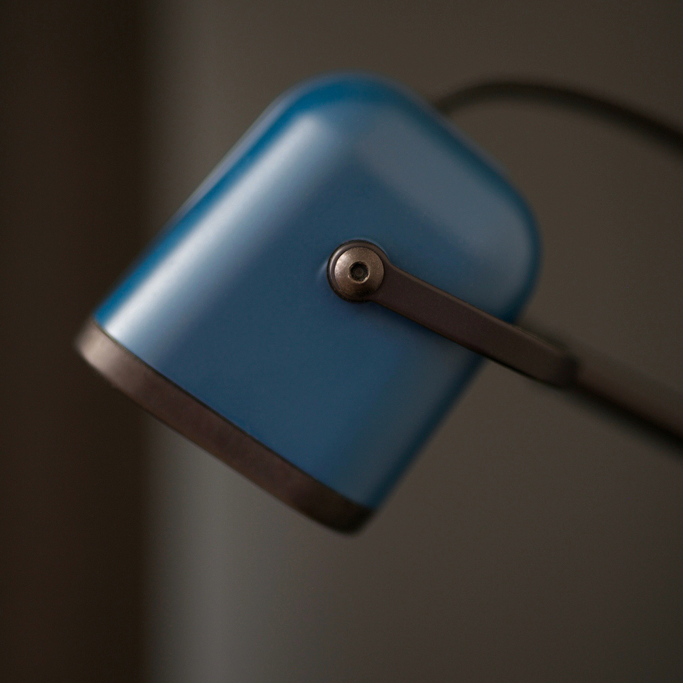 Car blue，velvet，black，Desk lamp，color，