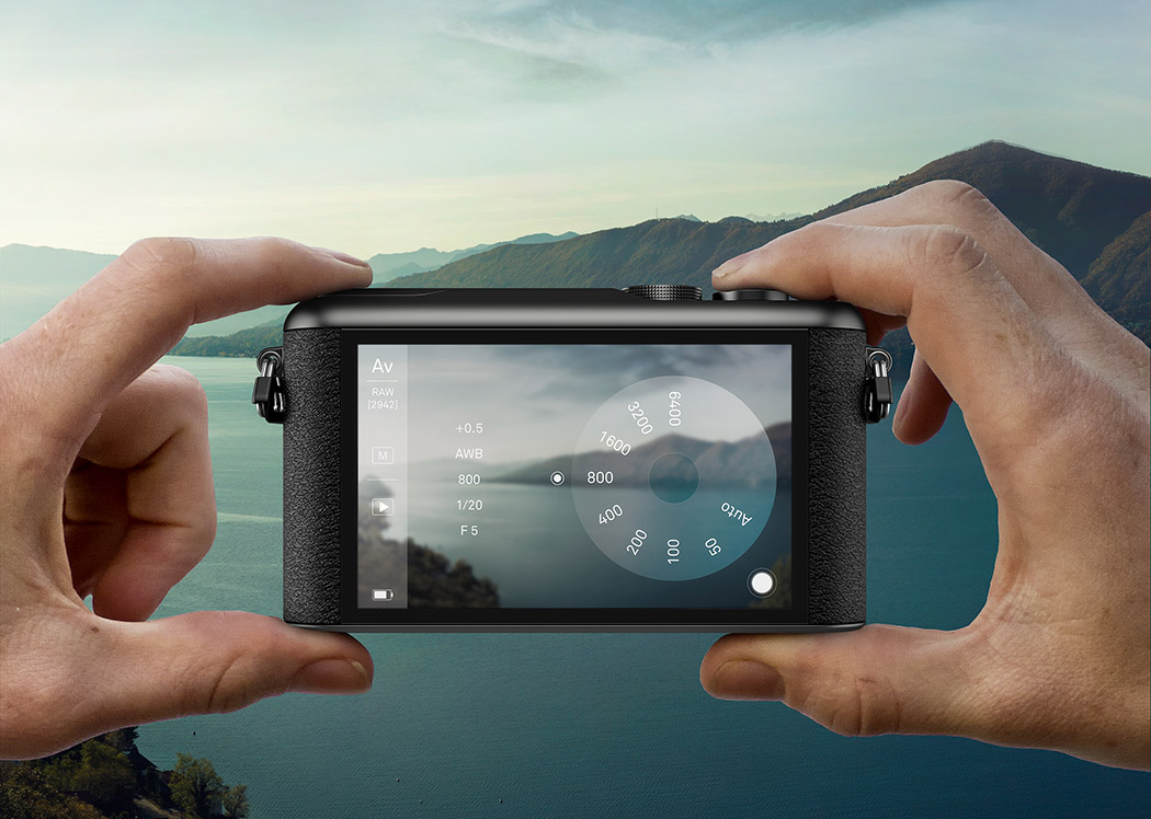 camera，Leatherwear，britain，Blond，