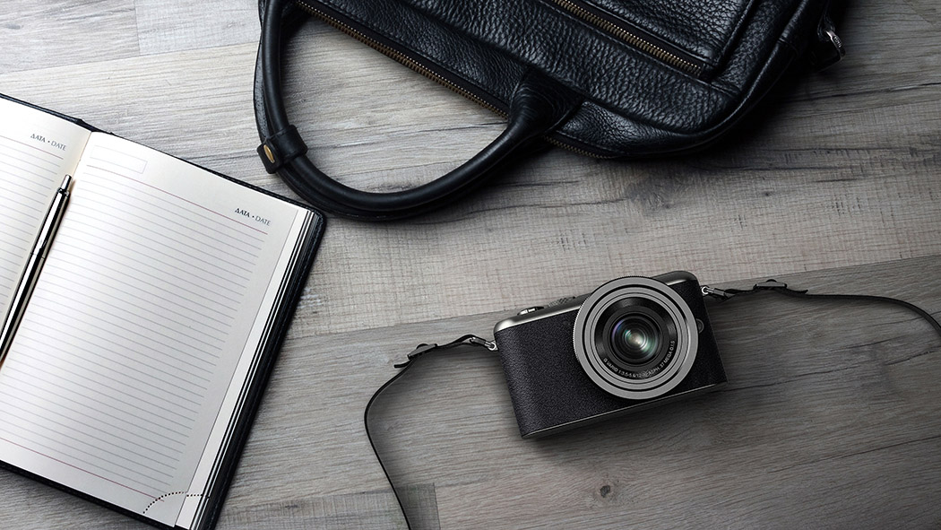 camera，Leatherwear，britain，Blond，