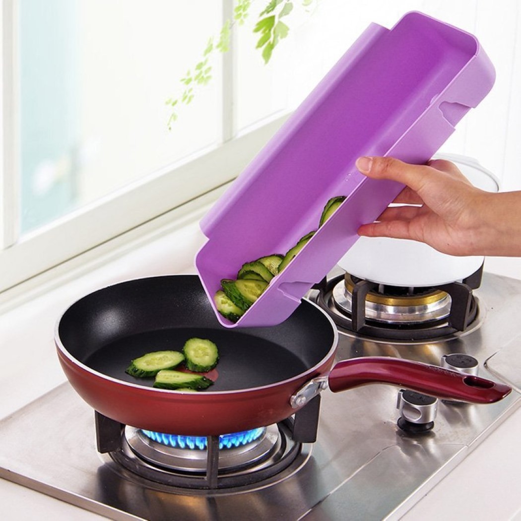 chopping block，kitchen，