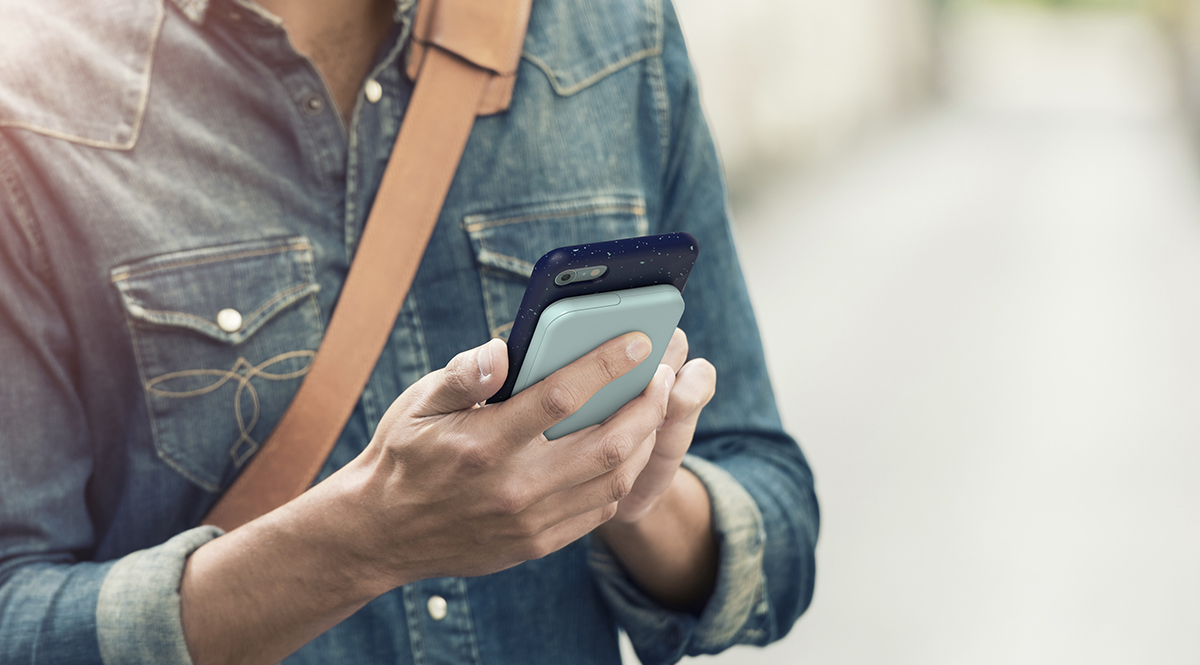 portable battery，Mobile phone shell，iPhone，convenient，