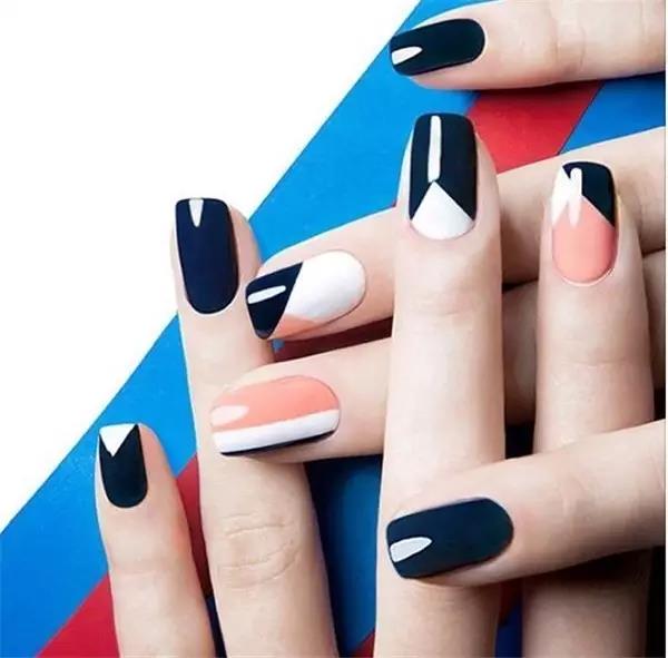 female sex，fashion，nail，manicure，