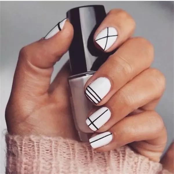 female sex，fashion，nail，manicure，