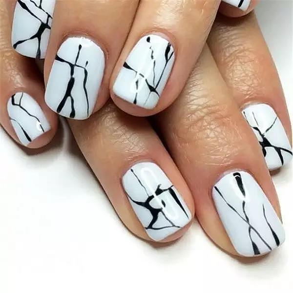 female sex，fashion，nail，manicure，