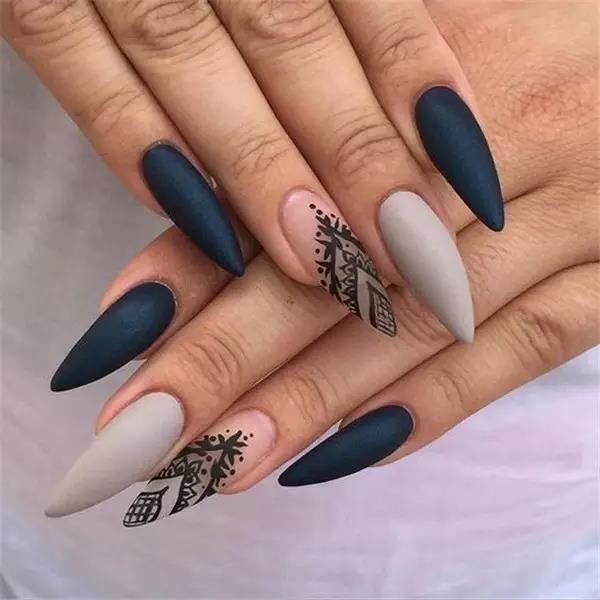 female sex，fashion，nail，manicure，