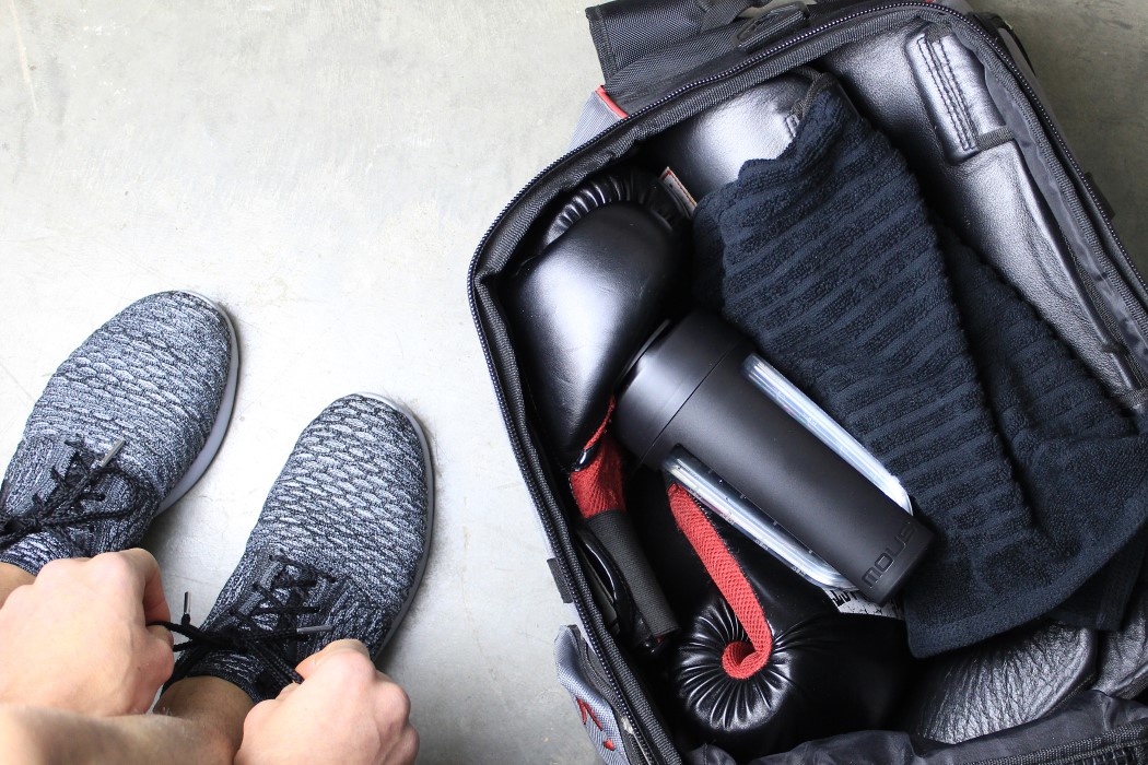 outdoors，Water cup，clean，motion，