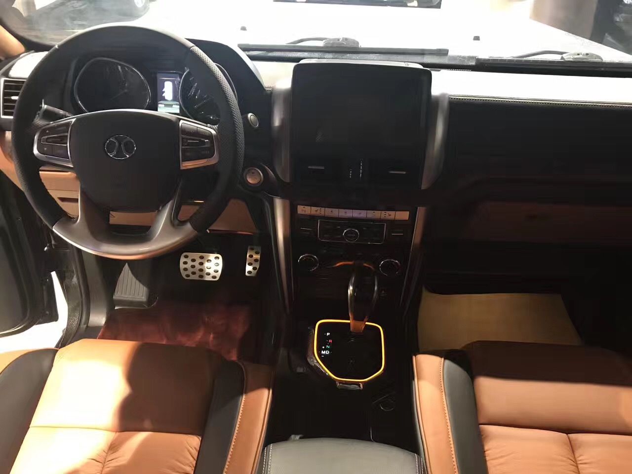 automobile，luxury，bulletproof，