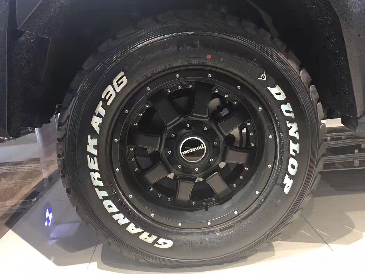 automobile，luxury，bulletproof，