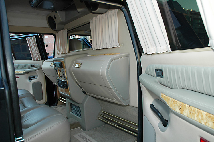 automobile，luxury，bulletproof，