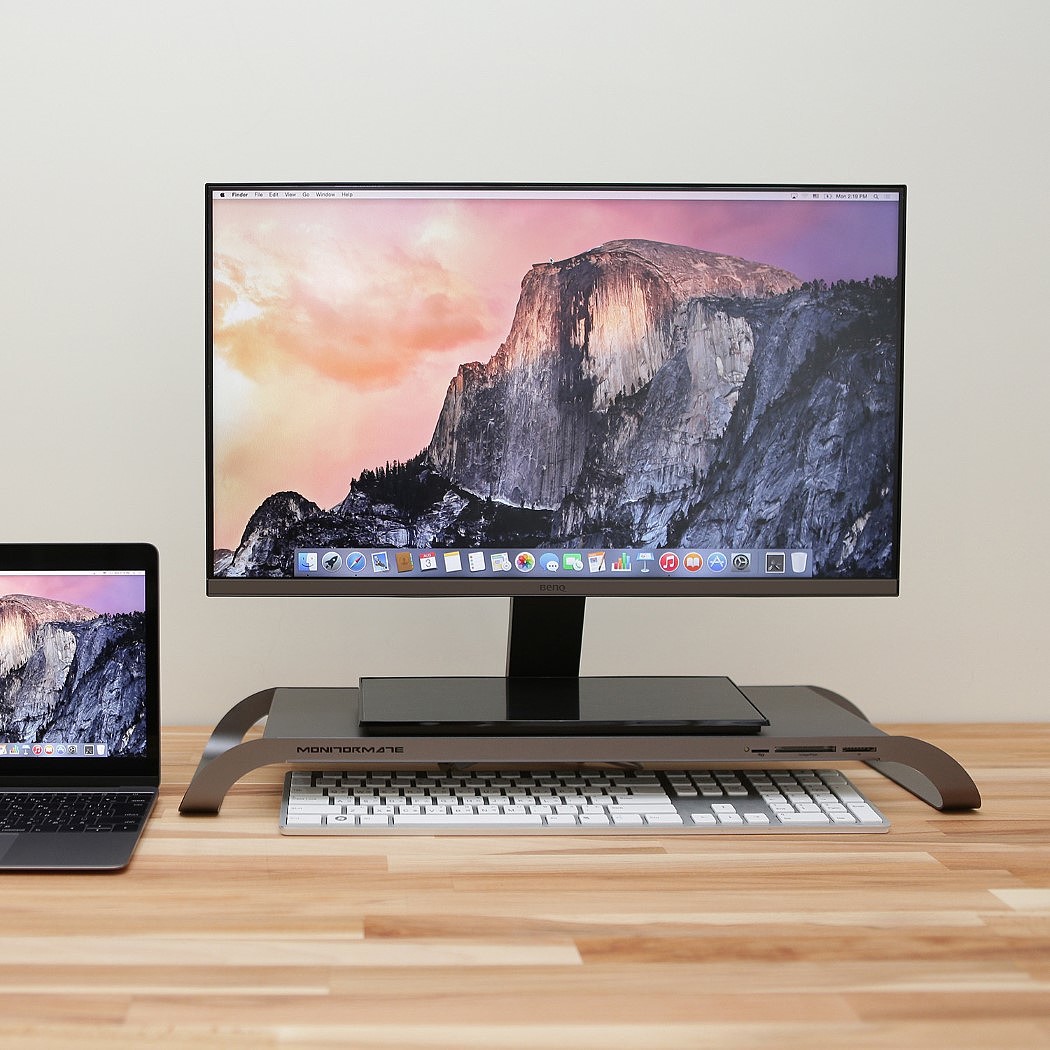 computer，Cushion table，External equipment，