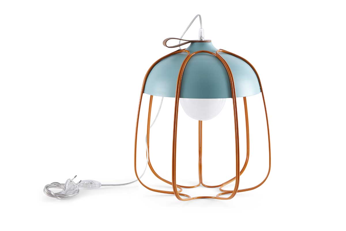 a chandelier，Bullshit.，Retro style，Tommaso Calder，