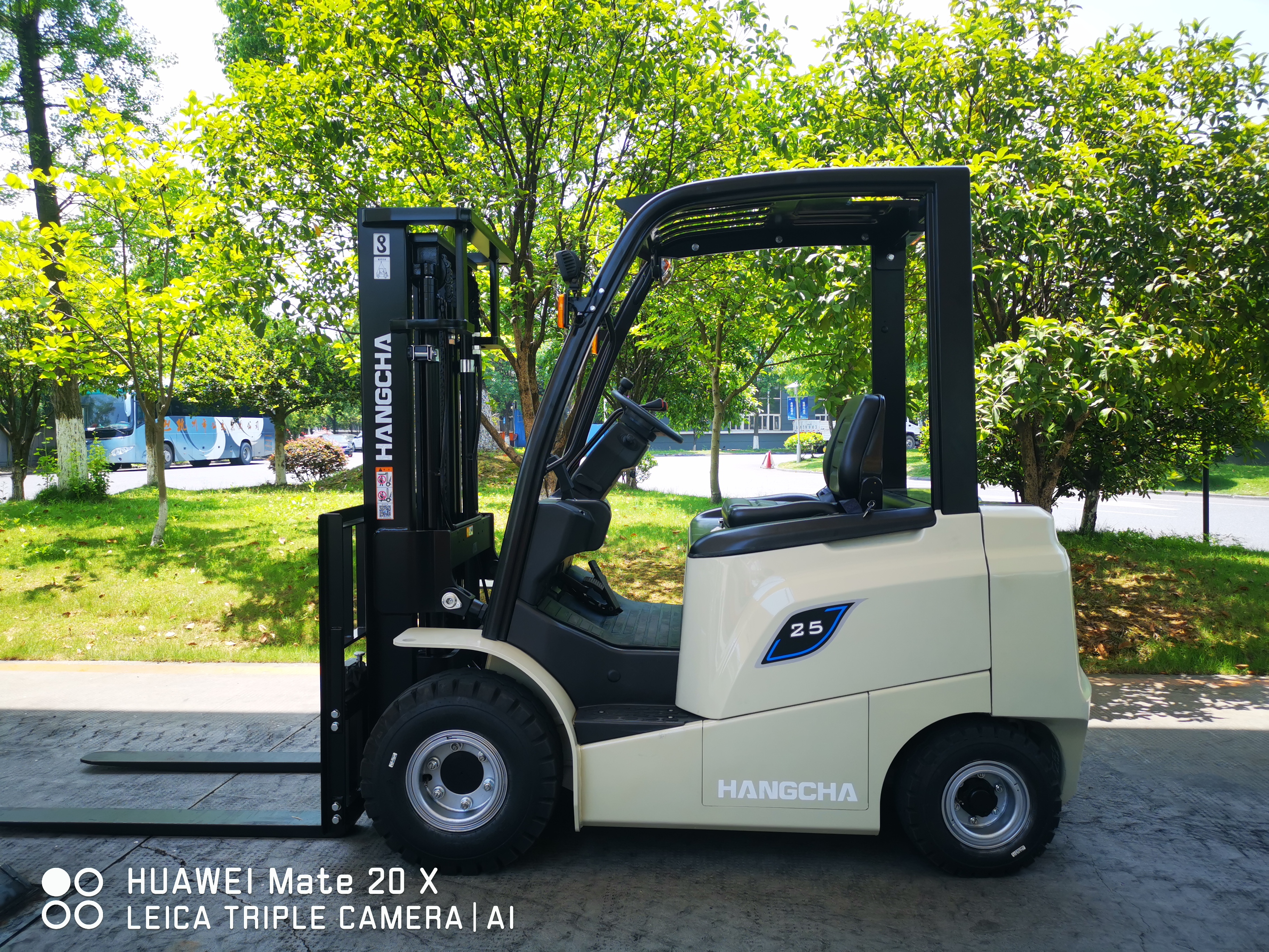 Forklift / logistics equipment，