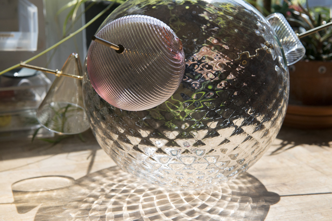 texture，polishing，brass，lamps and lanterns，Glass，