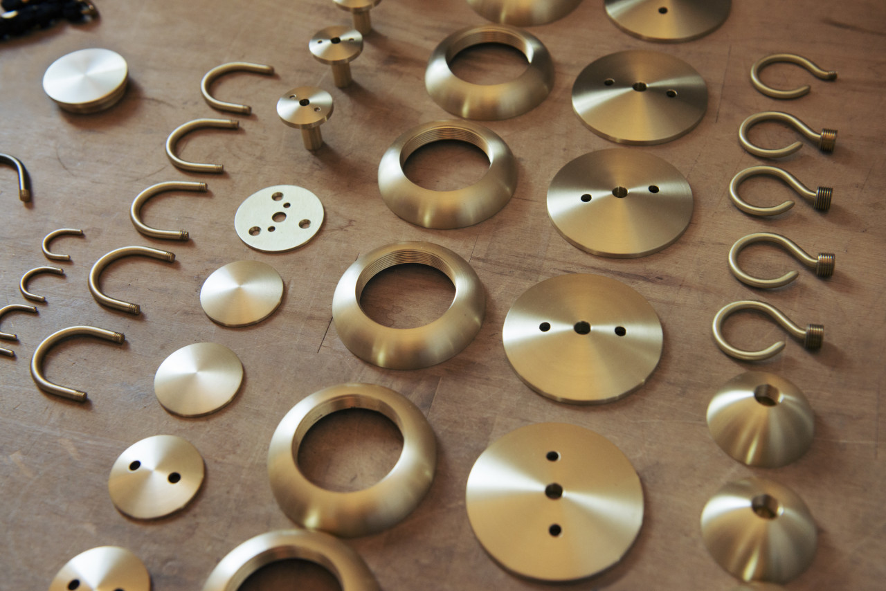 texture，polishing，brass，lamps and lanterns，Glass，