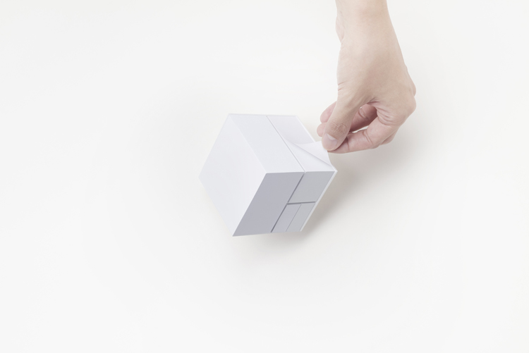 sticky note，imitate，to work in an office，