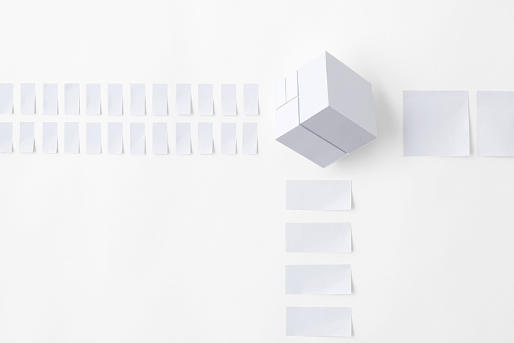 sticky note，imitate，to work in an office，