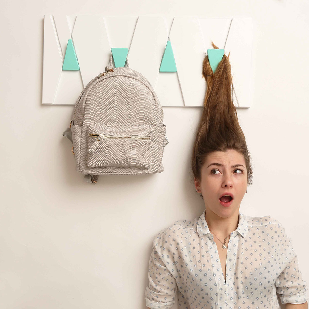 Creative design，a hook，mirror，interest，practical，