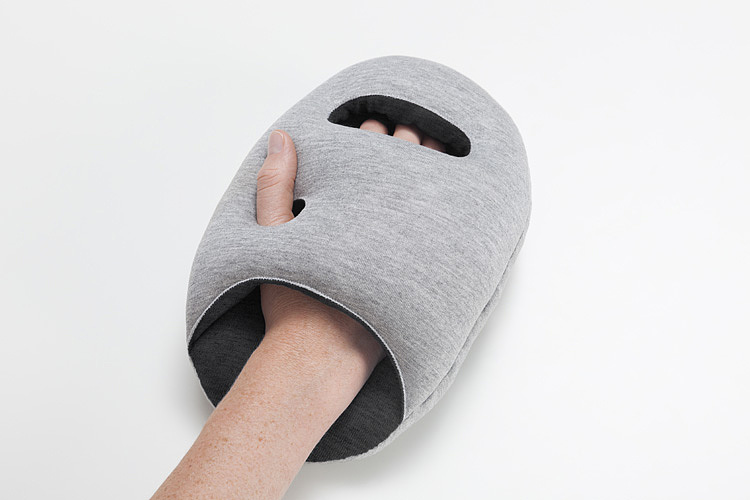 Pillow，glove，