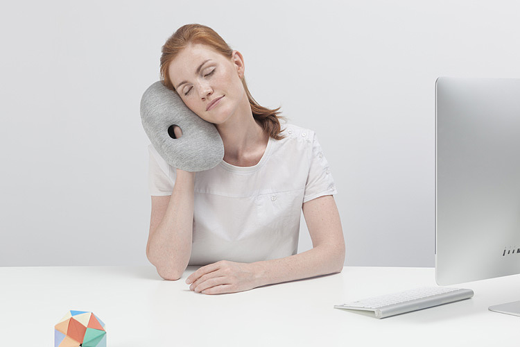 Pillow，glove，