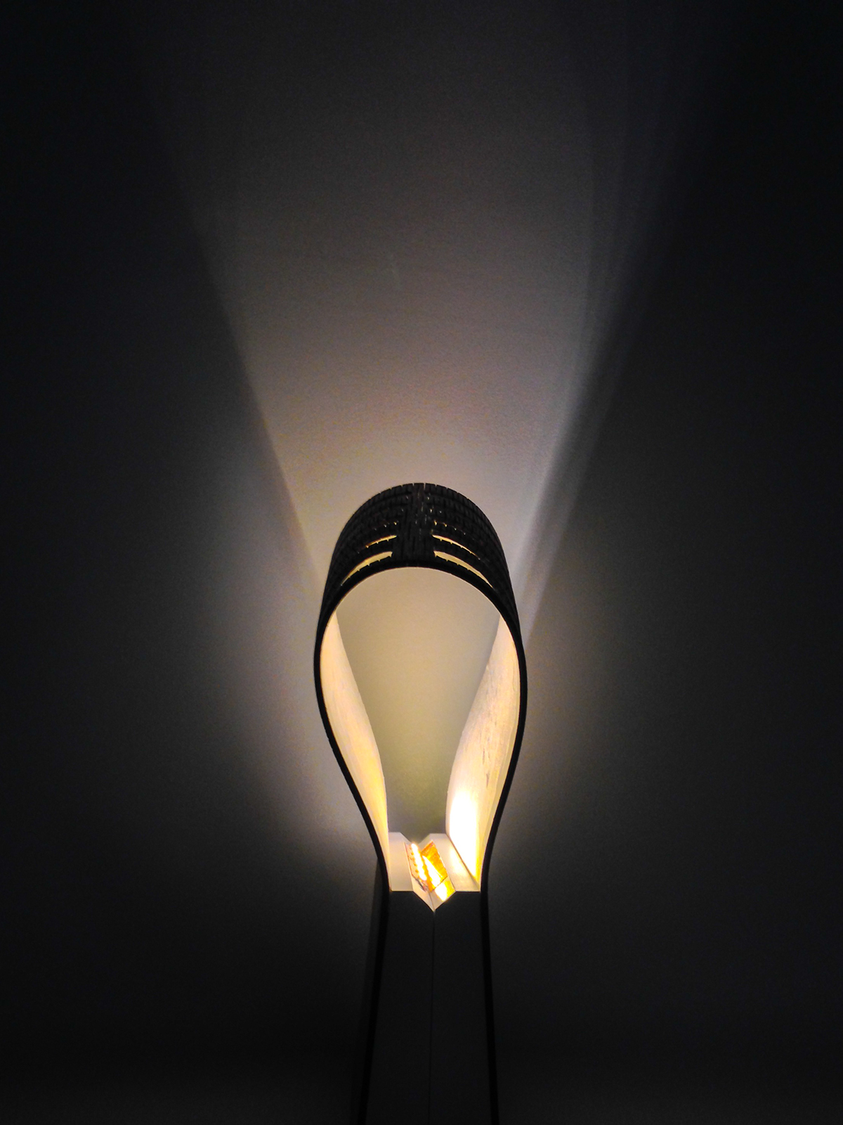 lamp，wooden ，originality，practical，