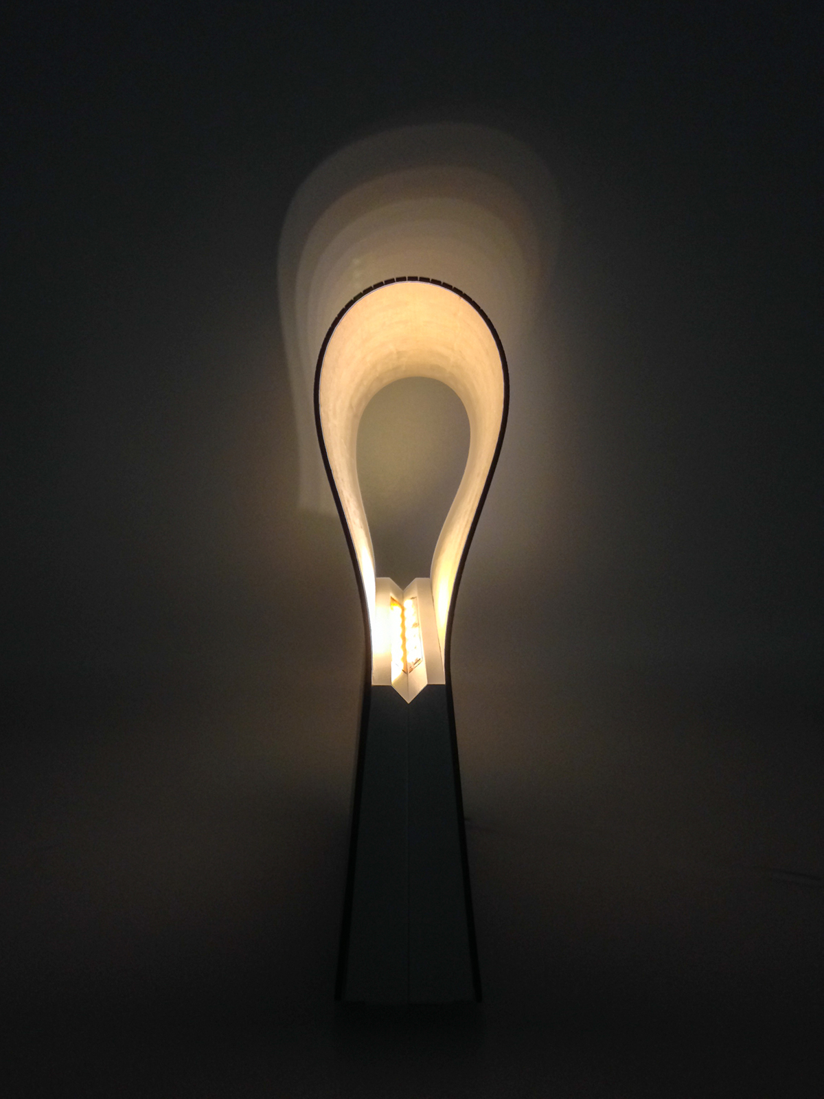 lamp，wooden ，originality，practical，