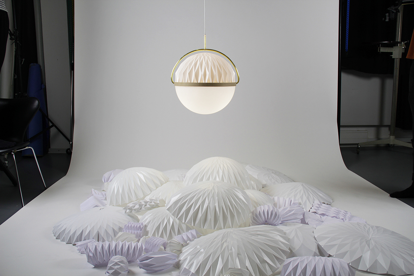 lamps and lanterns，fold，smooth，brightness，lighting，