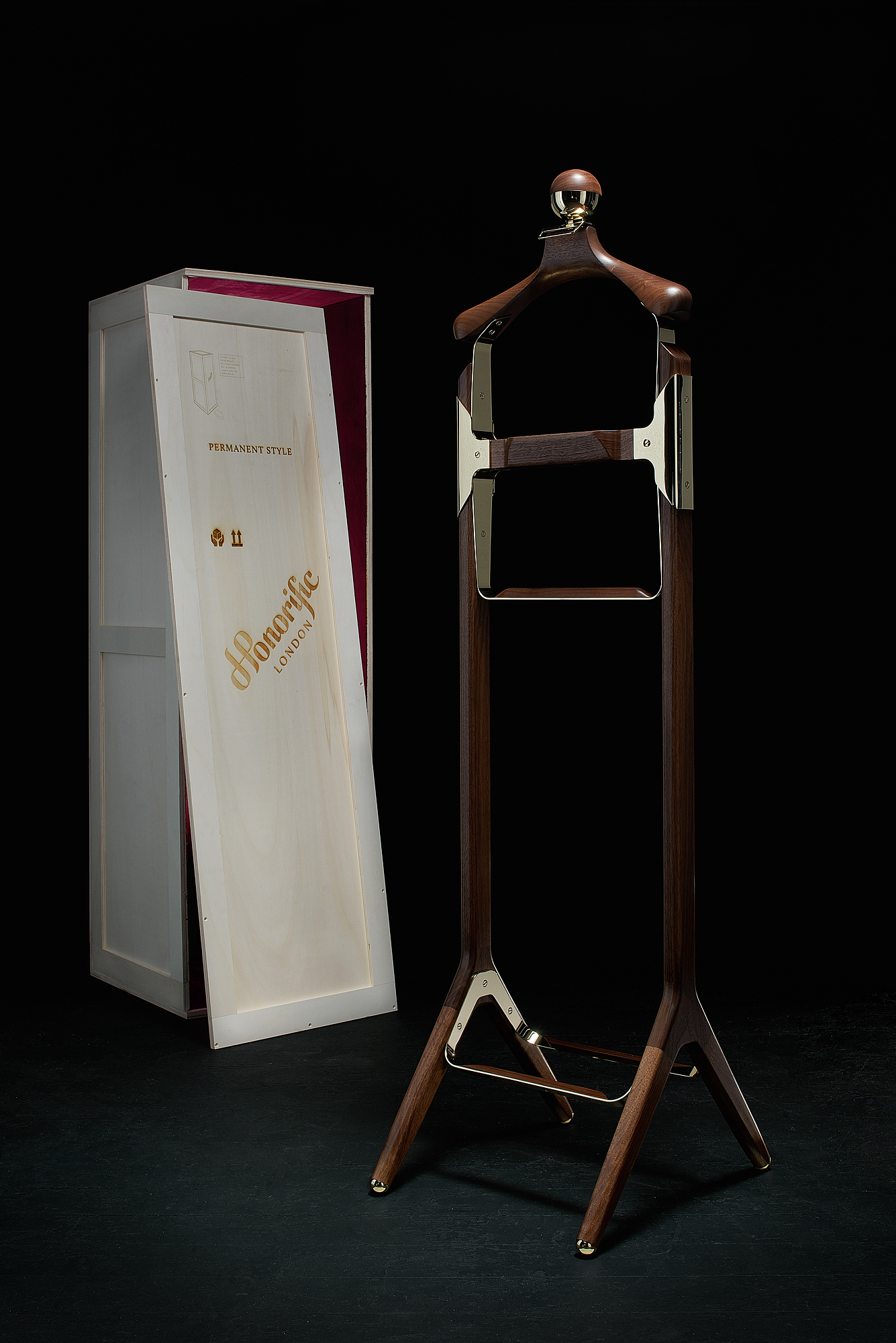 furniture design ，Close fitting hanger，Metal，walnut，durable，