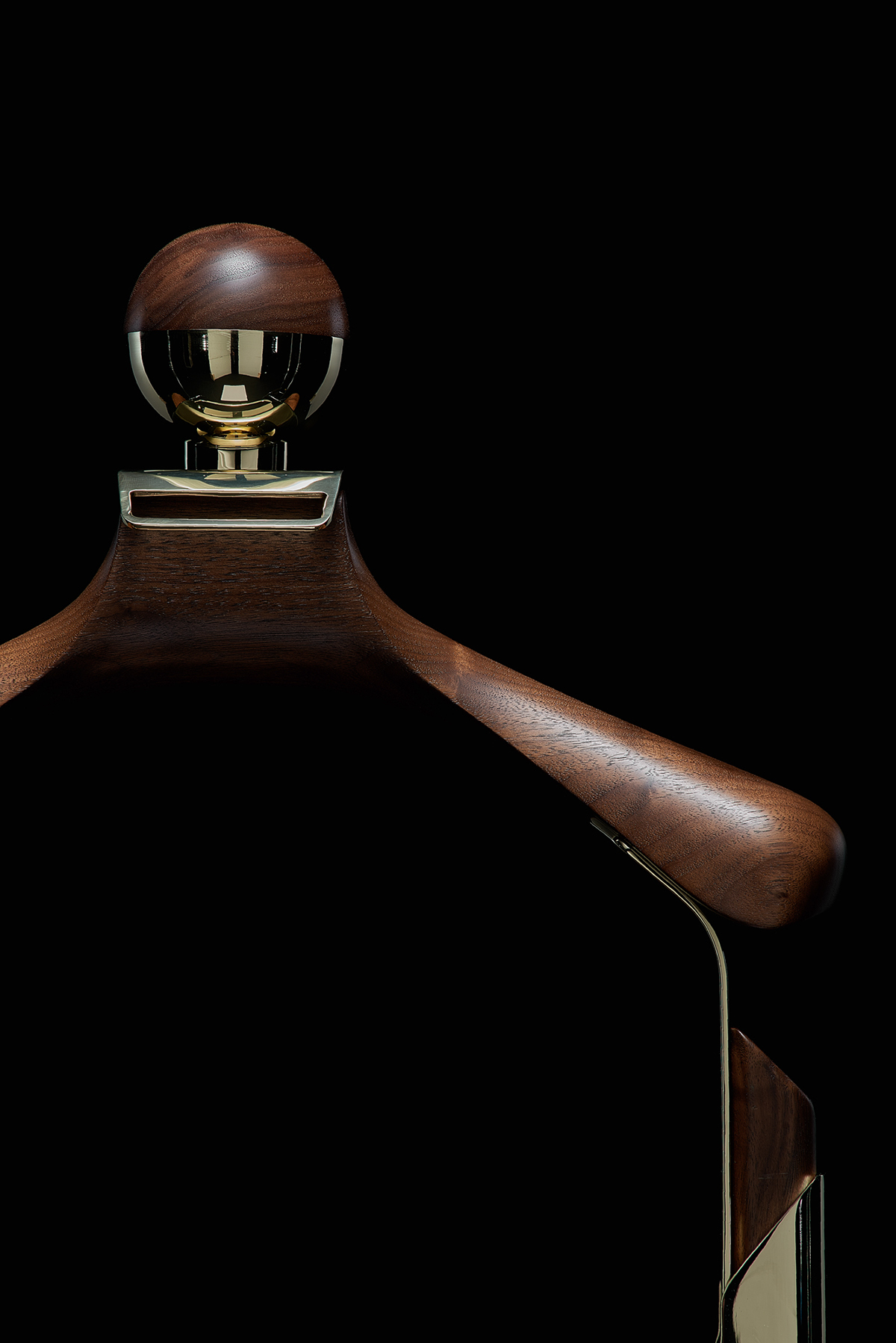 furniture design ，Close fitting hanger，Metal，walnut，durable，