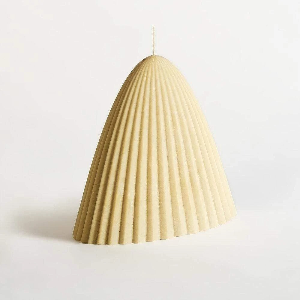 candle，black and white，beeswax，