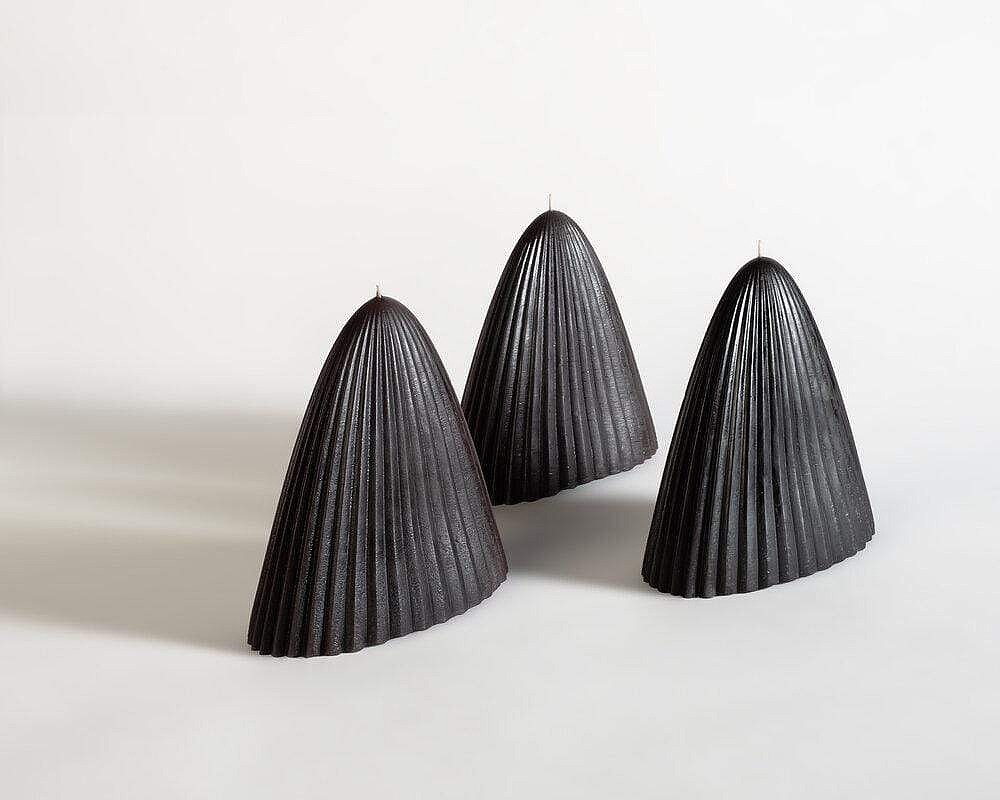 candle，black and white，beeswax，