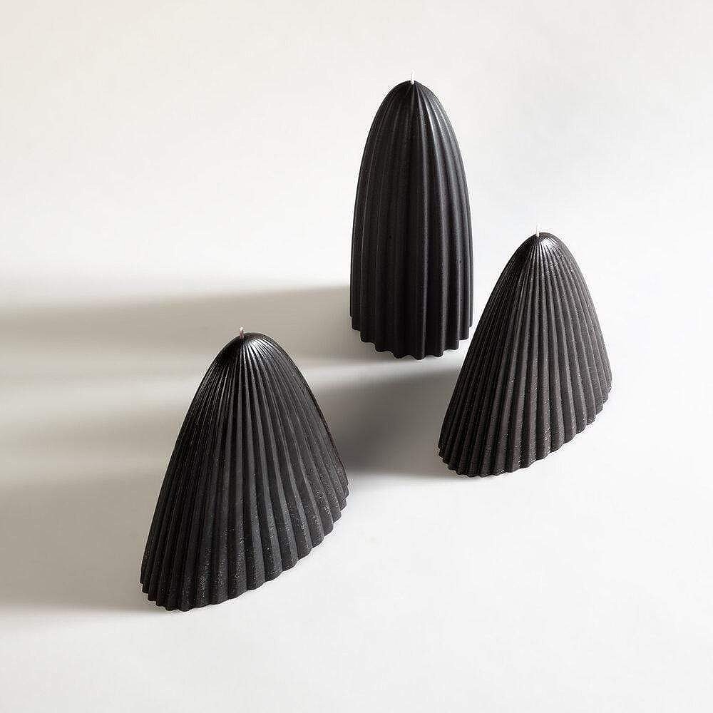 candle，black and white，beeswax，