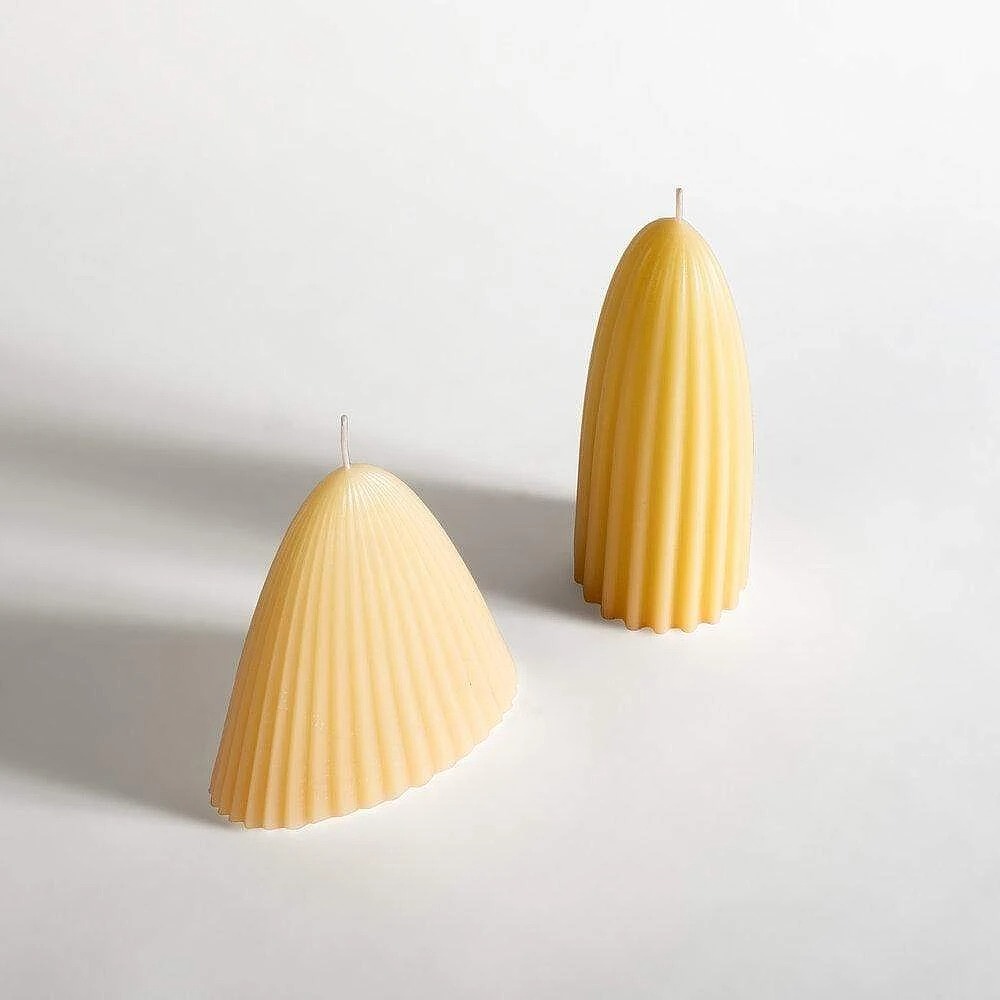 candle，black and white，beeswax，