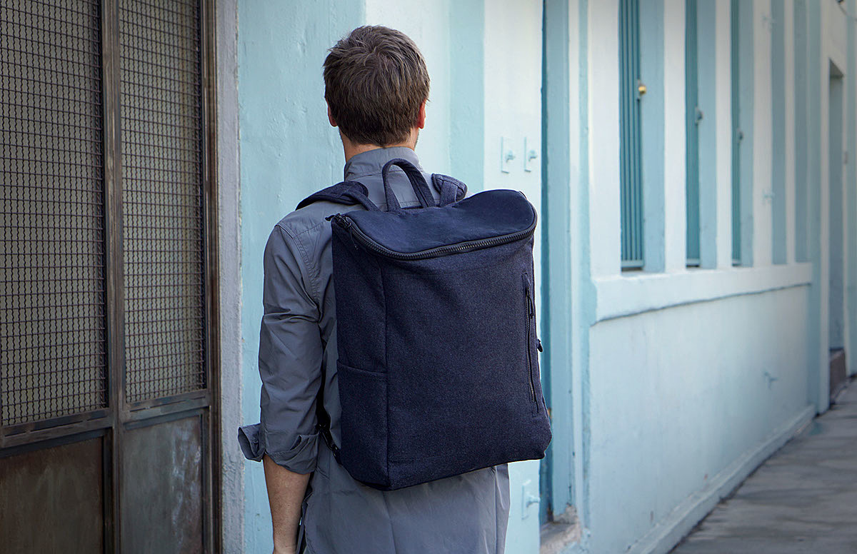 knapsack，a bag，city，explore，Minimalism，