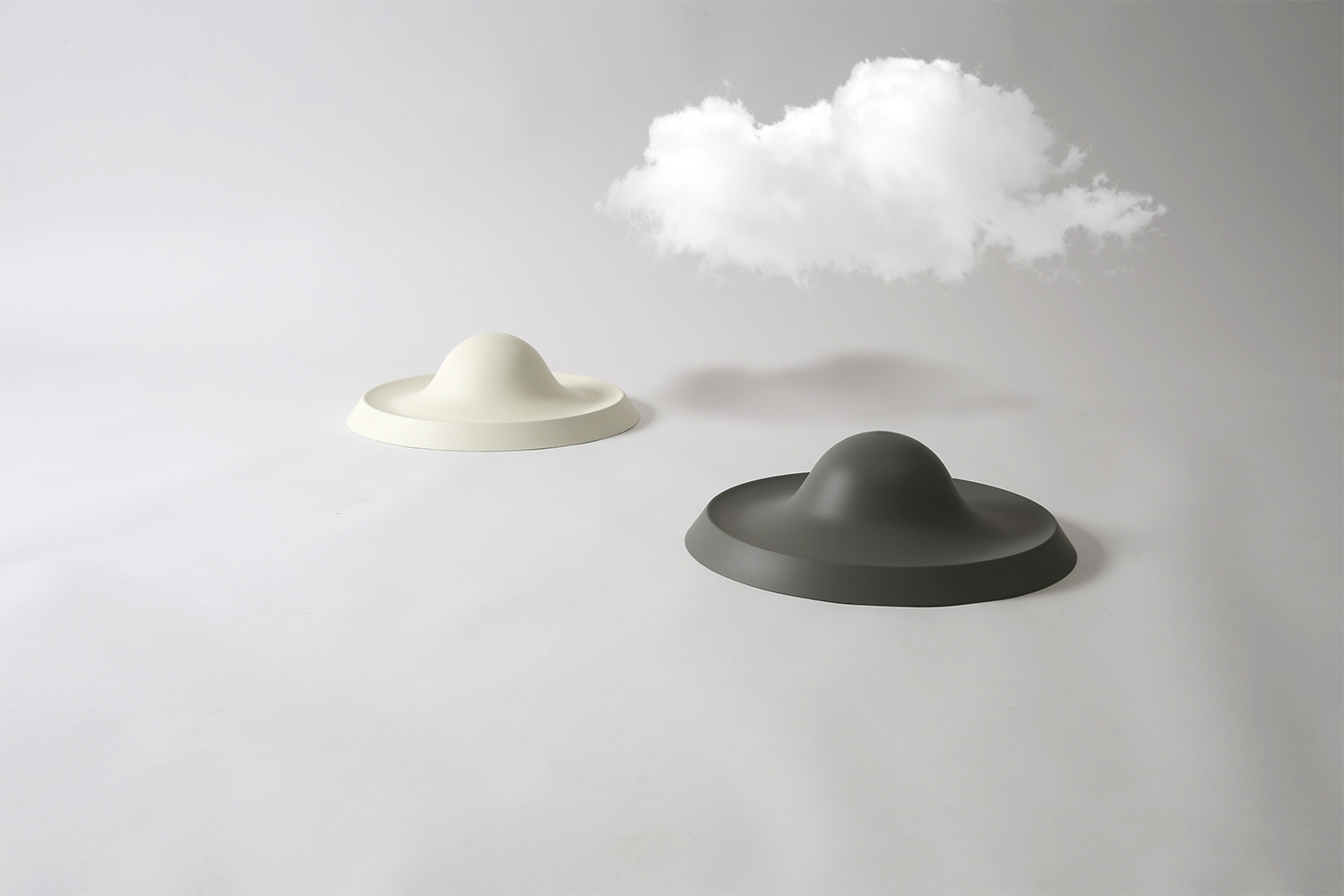 a chandelier，isle，Minimalist，sea level，