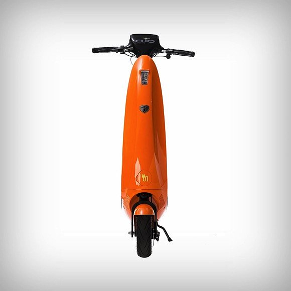 Elongated electric vehicle，