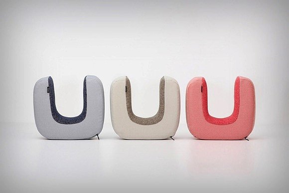 U-shaped pillow，