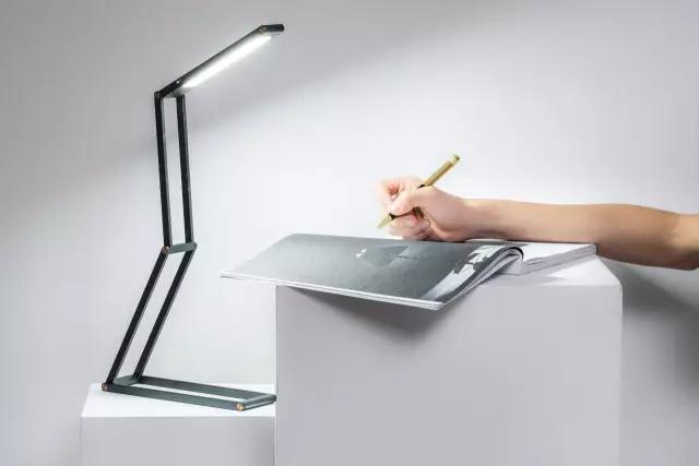 Versatile folding lamp，