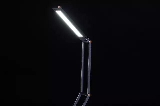 Versatile folding lamp，