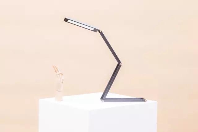 Versatile folding lamp，